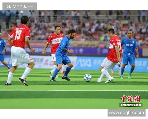 足球界十位传奇球星排名榜解析 谁是当今最具影响力的足球巨星